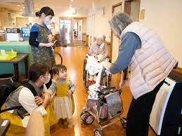 استخدام کودکان خردسال در خانه سالمندان ژاپن