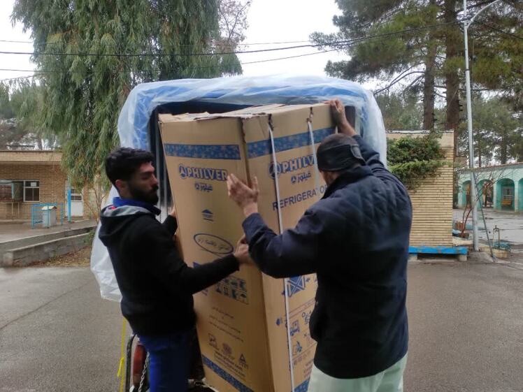 گزارش تصویری؛ اهدای لوازم خانگی توسط سرای ایرانی به آسایشگاه قم