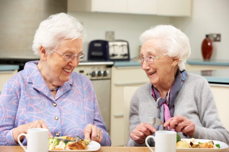 مواد غذایی سودمند برای سالمندان کدام است؟