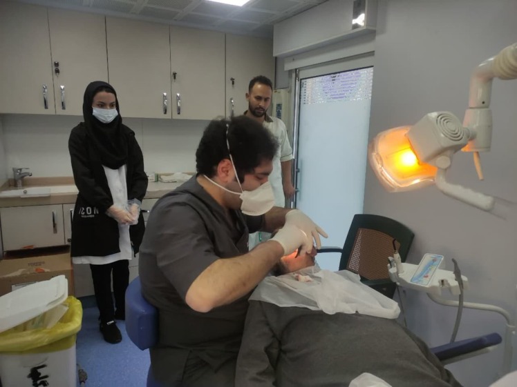 گزارش تصویری؛ ویزیت و درمان مددجویان توسط تیم دندانپزشکی علوم پزشکی